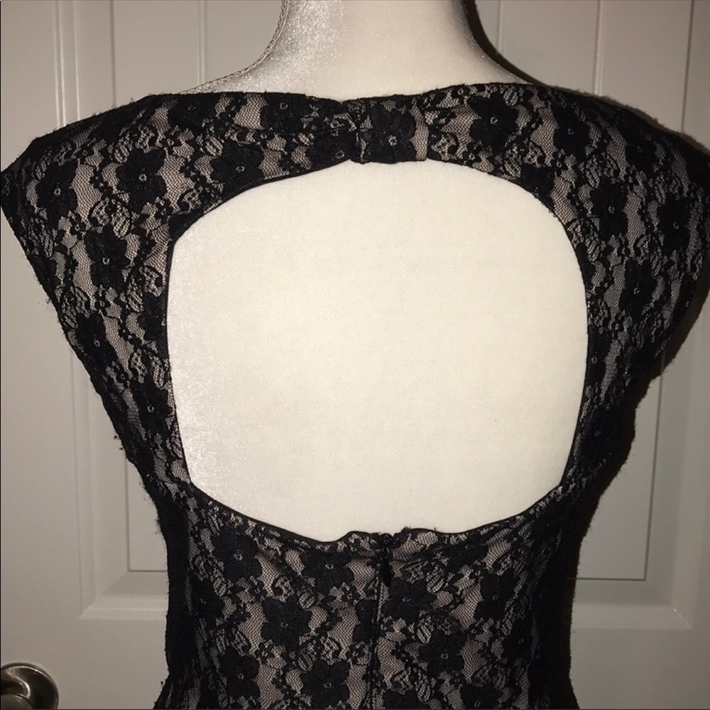 Black Lace Floral Sleeveless Open Back MIDI 6